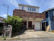 逗子4丁目貸家 ウッドデッキと吹き抜けの気持ちいい貸家