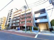 都営大江戸線中野坂上駅まで徒歩8分