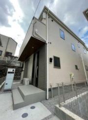 小田急小田原線百合ヶ丘駅まで徒歩16分