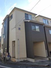 平岡町 3階建て 4LDK 戸建