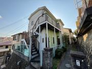ＪＲ山陽本線朝霧駅までバス約10分 徒歩5分