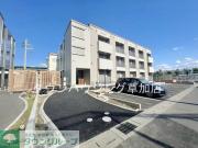 東武伊勢崎・大師線獨協大学前駅まで徒歩15分