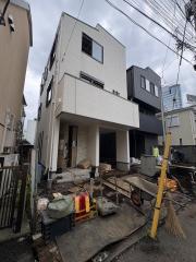 初台1丁目戸建B棟
