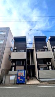 地下鉄空港線大濠公園駅まで徒歩7分