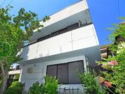 Maison des Fs