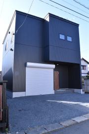 柳橋町ガレージ付戸建貸家