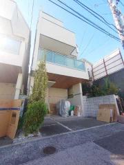 新宿区喜久井町戸建て