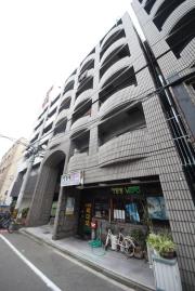 地下鉄御堂筋線大国町駅まで徒歩1分