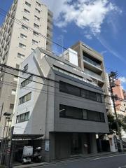 東京メトロ丸ノ内線新宿御苑前駅まで徒歩2分