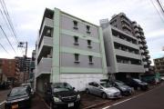 広島電鉄宇品線広電本社前駅まで徒歩4分