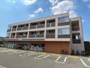 近鉄難波・奈良線河内花園駅まで徒歩4分