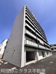 AND TERRACE 文の里
