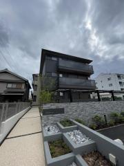近鉄難波・奈良線八戸ノ里駅まで徒歩11分
