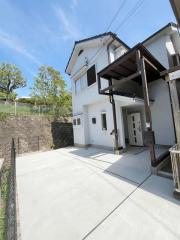 枚方市尊延寺5-52-4 2階建