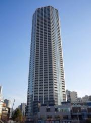 東京メトロ丸ノ内線新宿御苑前駅まで徒歩6分