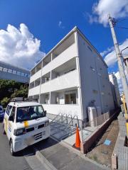 東武伊勢崎・大師線獨協大学前駅まで徒歩10分