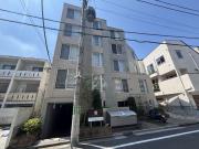 東京メトロ千代田線代々木公園駅まで徒歩9分