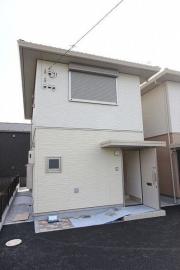 ＪＲ東海道本線平塚駅までバス約10分 徒歩1分