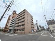 ヒルズ川端