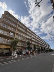 近鉄難波・奈良線河内小阪駅まで徒歩9分