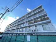 地下鉄西神・山手線名谷駅までバス約13分 徒歩1分