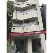 プレスイン城屋敷