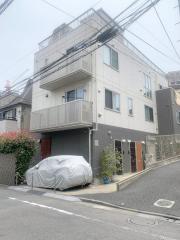 West Village C号室