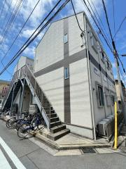 ＪＲ東海道本線川崎駅までバス約16分 徒歩3分