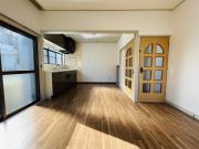 南海泉北線和泉中央駅まで徒歩30分