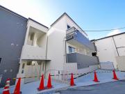 近鉄難波・奈良線富雄駅まで徒歩2分