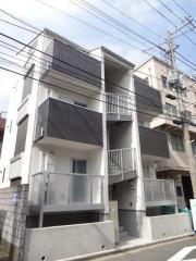京急本線神奈川新町駅まで徒歩2分