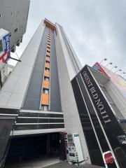 TRADING TOWER