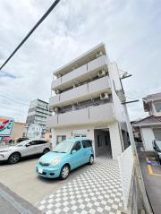 鹿児島市電谷山線荒田八幡駅まで徒歩6分