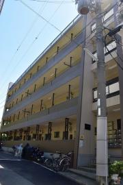 地下鉄西神・山手線新神戸駅まで徒歩8分
