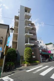 フローレス山田