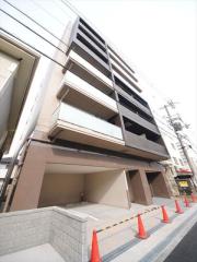 リィリィエ西三荘駅前