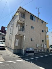 鹿児島市電谷山線荒田八幡駅まで徒歩4分