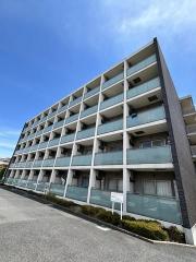 東武伊勢崎・大師線獨協大学前駅まで徒歩9分