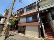 堂山町シャッター付き車庫貸家
