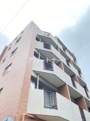 鹿児島市電唐湊線市立病院前駅まで徒歩10分