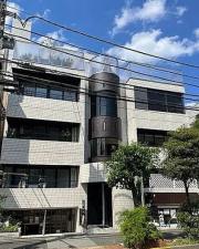 東京メトロ日比谷線広尾駅まで徒歩12分