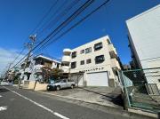 Y′SHOUSE