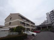 地下鉄西神・山手線伊川谷駅までバス約12分 徒歩1分
