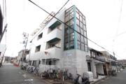 南海本線湊駅まで徒歩13分