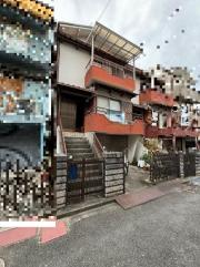 寝屋川市長栄寺町20-3 3階建