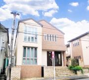 小田急小田原線新百合ヶ丘駅までバス約8分 徒歩3分