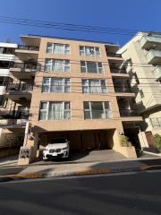 P s Azabu East