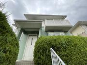 小田急小田原線新百合ヶ丘駅までバス約19分 徒歩2分