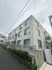 東京メトロ千代田線明治神宮前駅まで徒歩8分
