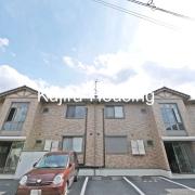 charmant court M′s